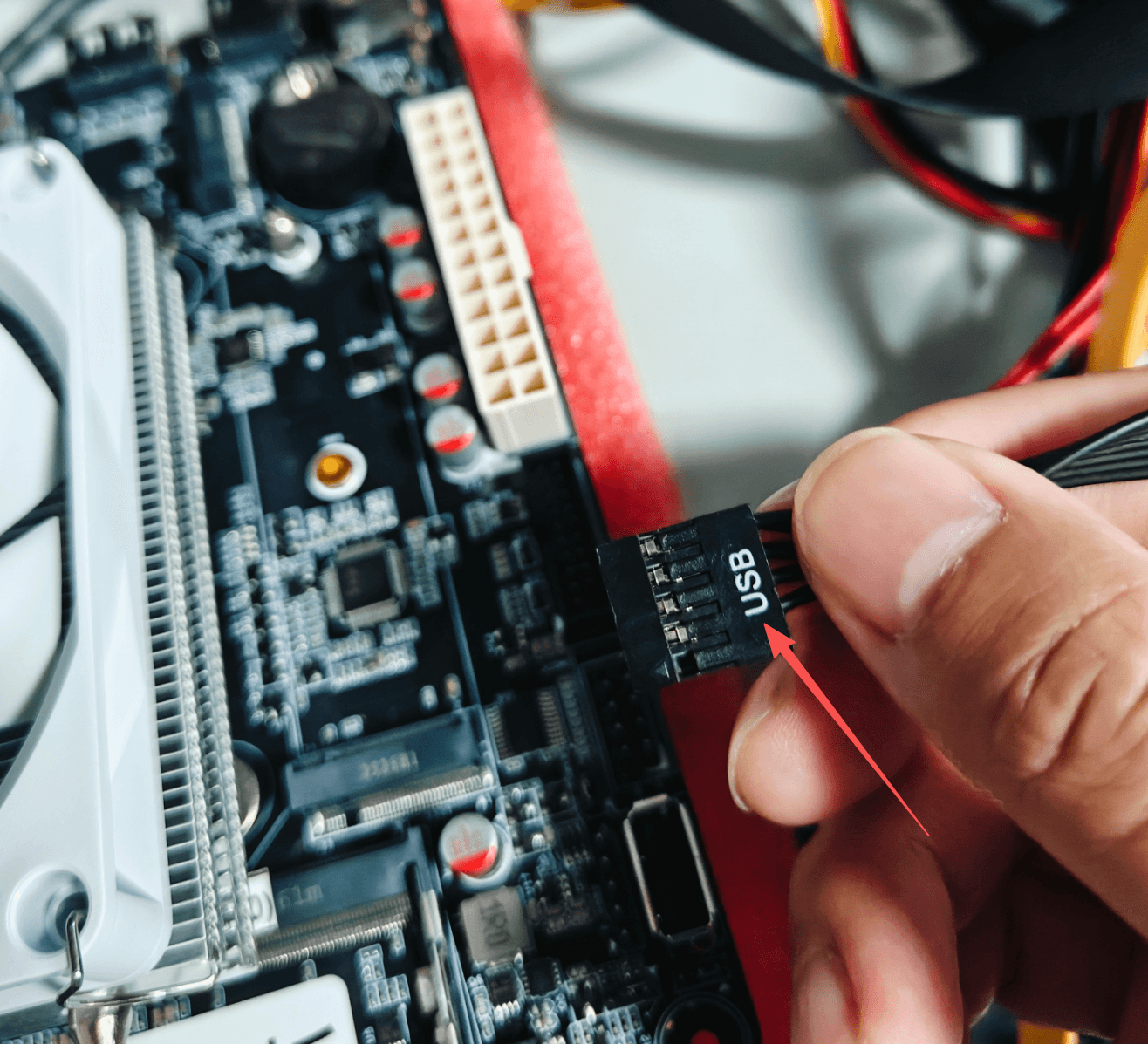 Orientación de la marca USB del conector frontal de 9 pines